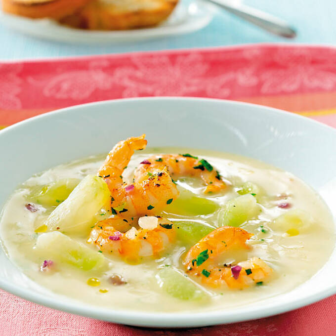 Kohlrabi-Crème-Suppe mit Garnelen