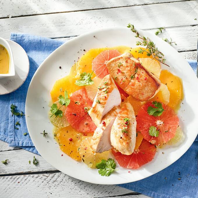 Putenbrust auf Zitrus-Carpaccio mit Thymian-Dressing