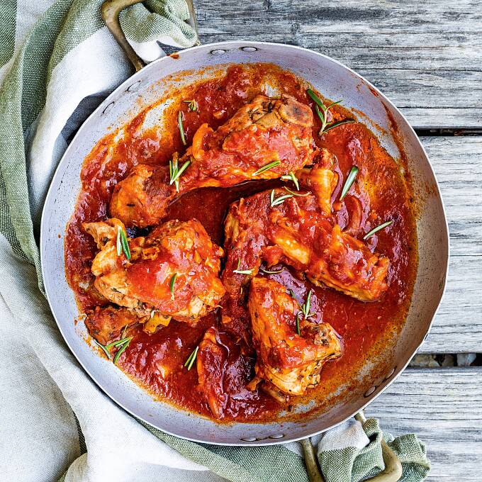 Hähnchen mit Tomaten und Sardellen